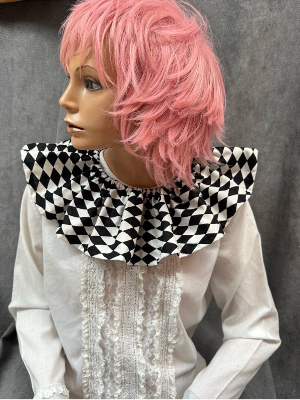 Vintage harlequin ruffle clown collar black
& white one size fits all
